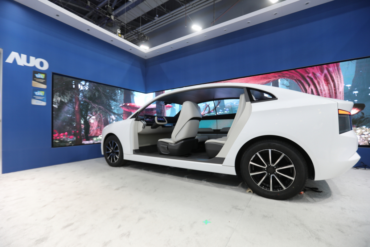 MK体育
发表全新Smart Cockpit 2024，大秀显示应用成果、及释放Micro LED终极显示技术量能的全新智慧座舱，以营造突破性、沉浸式的视觉体验，重新定义智慧座舱，满足驾乘人员的全方位感受。