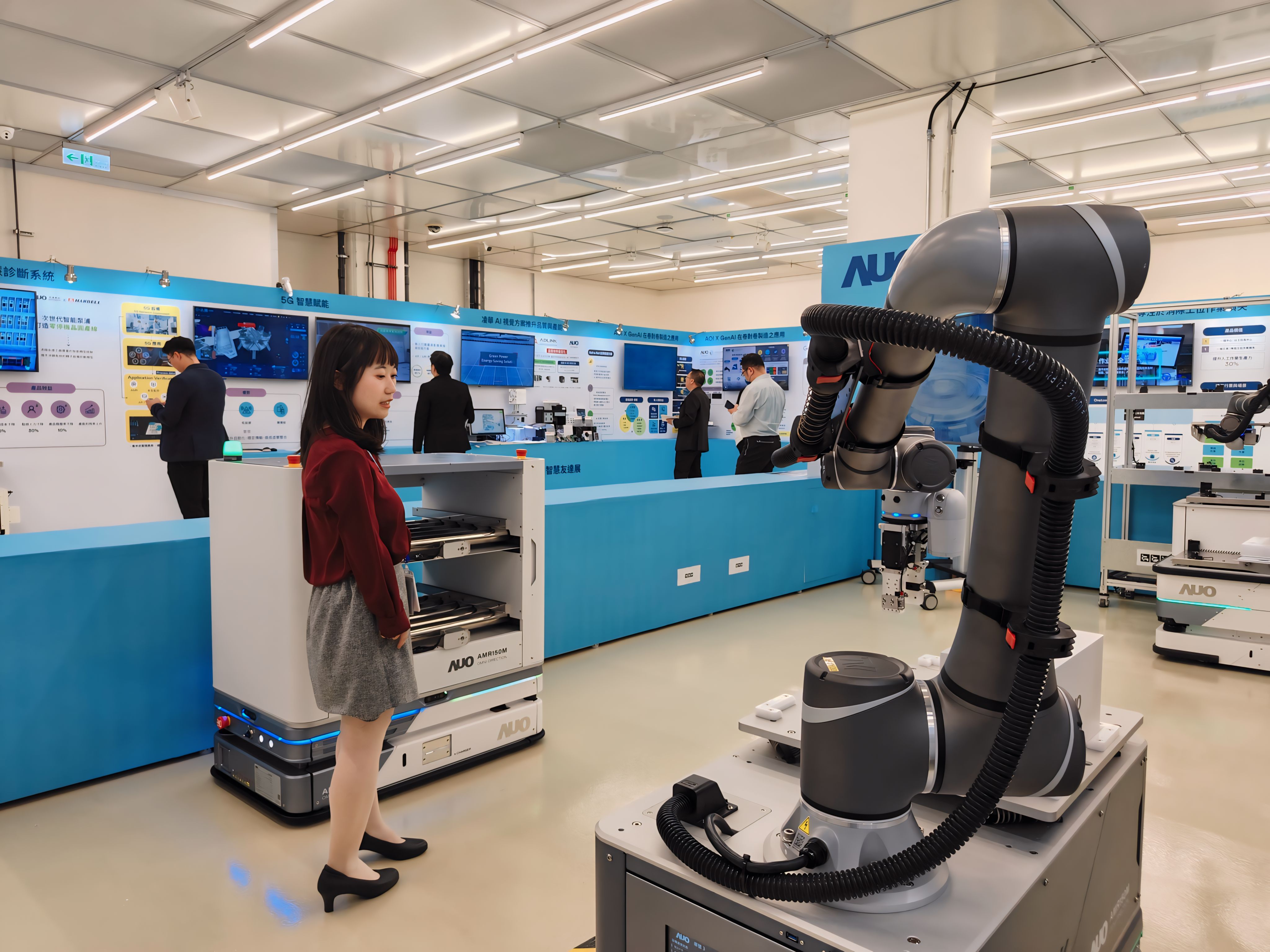 2024智能MK体育
展邀集生态圈伙伴共同参展，从数字应用、净零减碳到能源发展，创造全方位永续商机，携手生态圈伙伴迈向永续未来